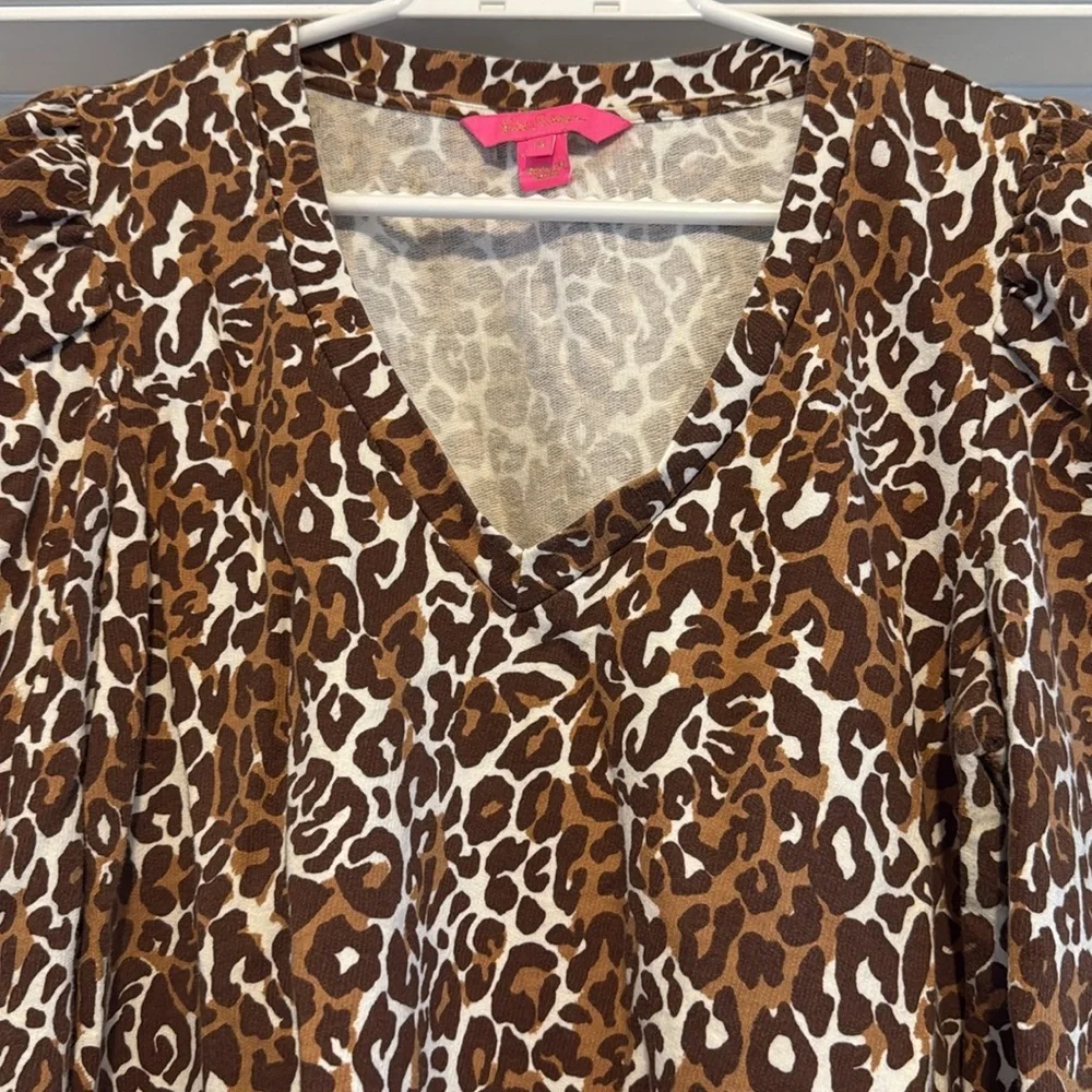 Lilly Pulitzer long sleeve leopard top size medium - Picture 2 of 5